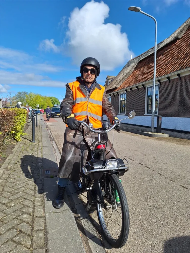 Café de Klimop solex toertocht Sint Maarten West-Friesland 06