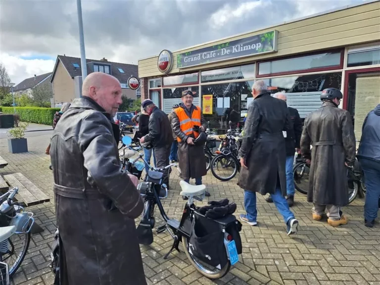 Café de Klimop solex toertocht Sint Maarten West-Friesland 10