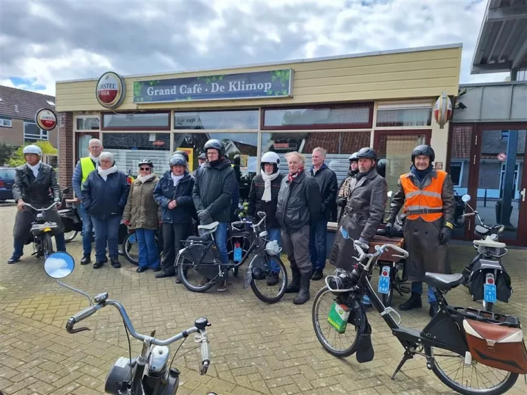 Café de Klimop solex toertocht Sint Maarten West-Friesland 15