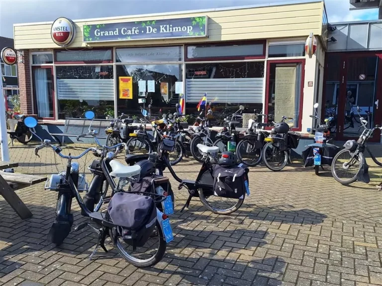 Café de Klimop solex toertocht Sint Maarten West-Friesland 08