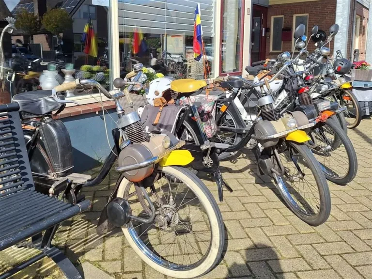 Café de Klimop solex toertocht Sint Maarten West-Friesland 09